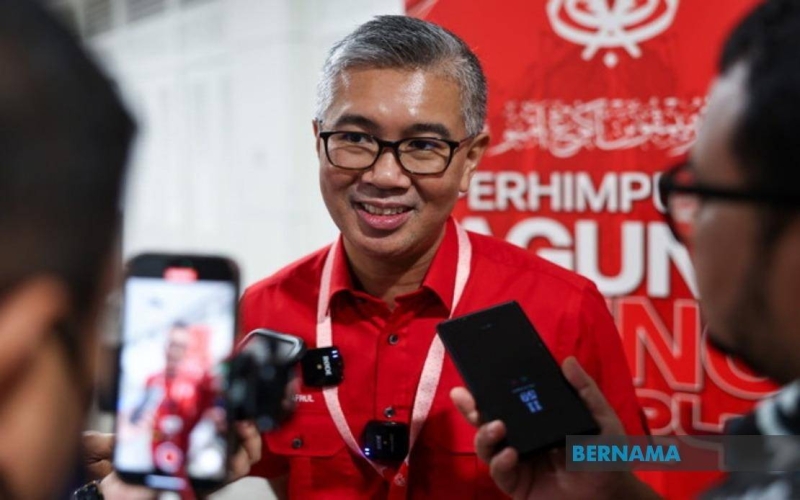 وزير الاستثمار والتجارة والصناعة الماليزي ننغكو ظفرول عبد العزيز

