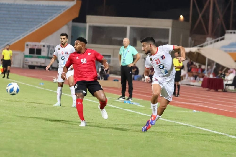 أفضلية كبيرة للاعبي «الأبيض» على مجريات المباراة (تصوير شيخة العجيل العسكر)