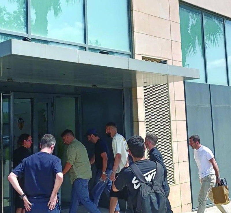  جيورجي مامارداشفيلي لدى وصوله إلى ليفربول 