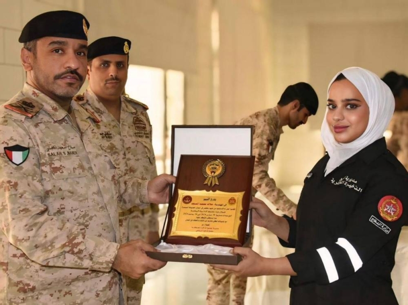 تكريم خريجة 