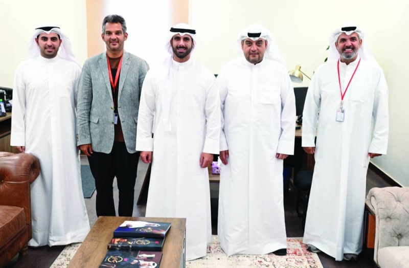 


راشد العميري ومبارك الصباح وخالد الساير وعثمان العثمان وعبدالرحمن السعيدي 