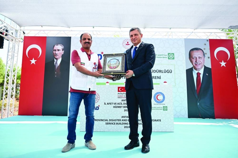 


خلوصي شاهين وخالد المطيري 