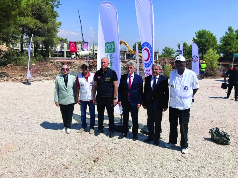 لقطة جماعية على هامش الزيارة