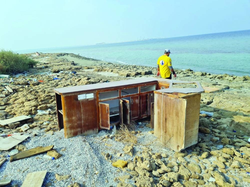 


سواحل مختلفة يستهدفها فريق الغوص 