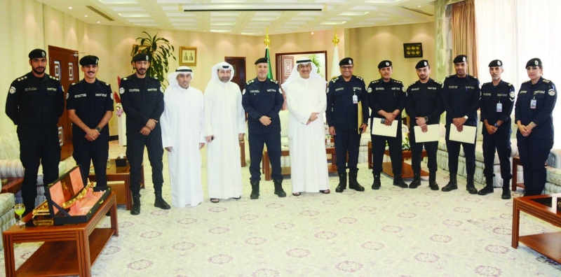 لقطة تذكارية في ختام اللقاء