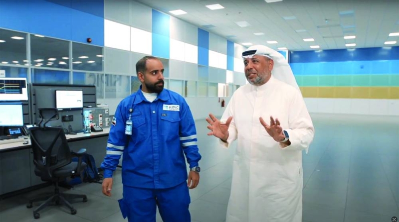 


من غرفة التحكم في مصفاة الزور 