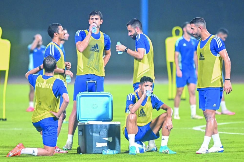 


جهد كبير يبذله لاعبو «الأزرق» خلال التدريبات اليومية 