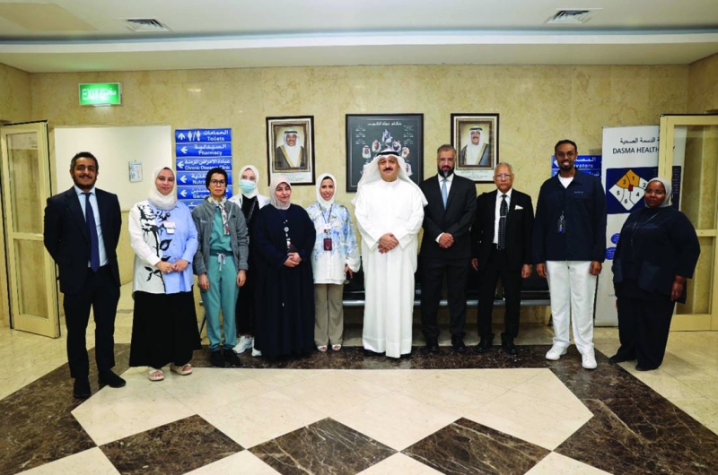 


العوضي والحساوي وعدد من مسؤولي وموظفي مركز الزلزلة 