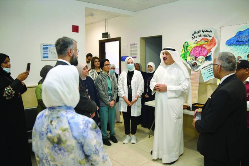 


وزير الصحة خلال تدشينه الحملة 