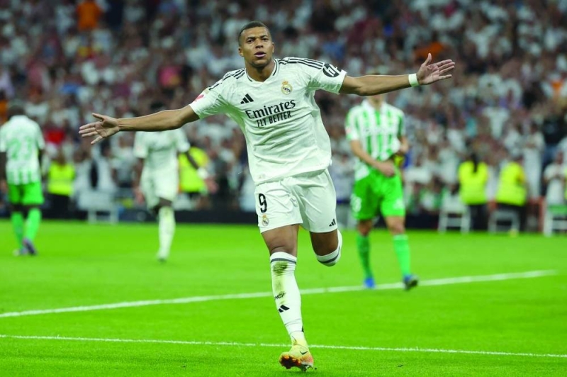 كيليان مبابي محتفلاً بهدفه في مرمى ريال بيتيس