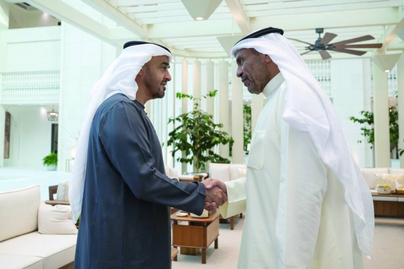 رئيس الإمارات مرحباً بوزير الخارجية