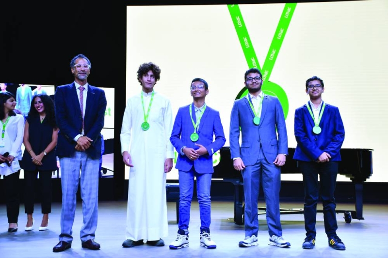 «أجيليتي» تكرم أحد الفرق الفائزة