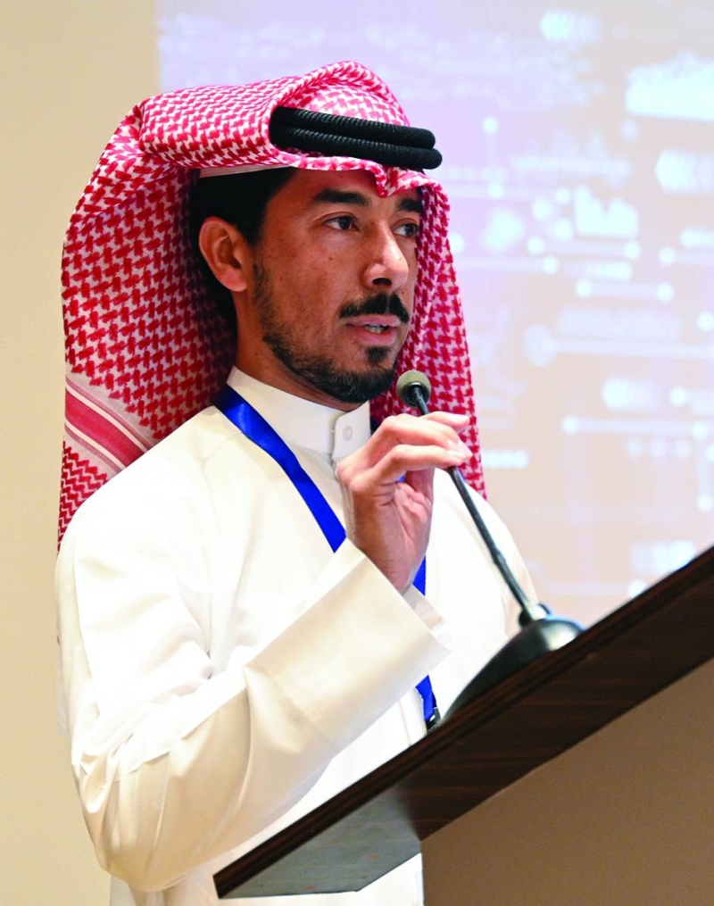 عبدالهادي متحدثاً 