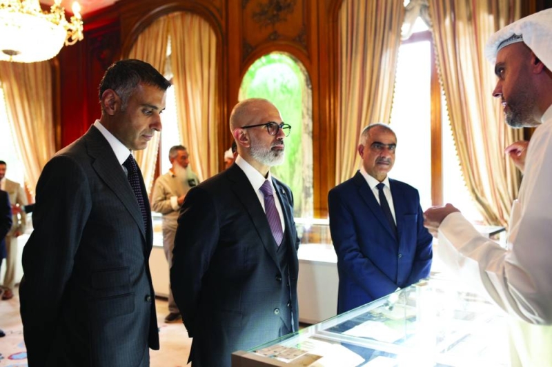  جراح الجابر خلال جولته بأحد المعارض المصاحبة للفعاليات