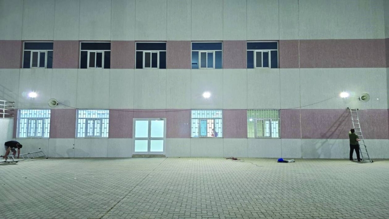 


جانب من أعمال التركيب 