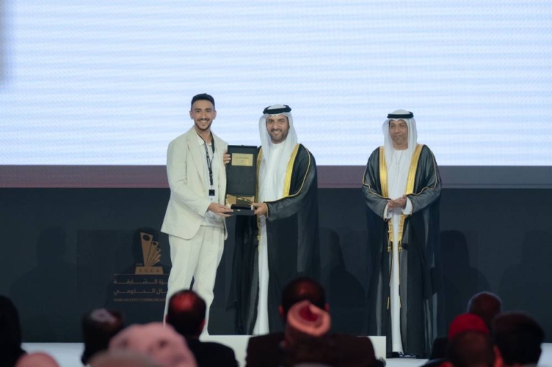 الكويتي عيسى الحبيب يفوز بجائزة الشارقة للاتصال الحكومي لأفضل صانعي المحتوى الرقمي الهادف
