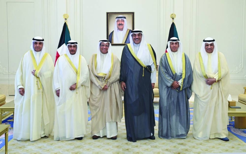 ولي العهد خلال استقباله بورسلي والوسمي والرقدان والرفاعي والعثمان 