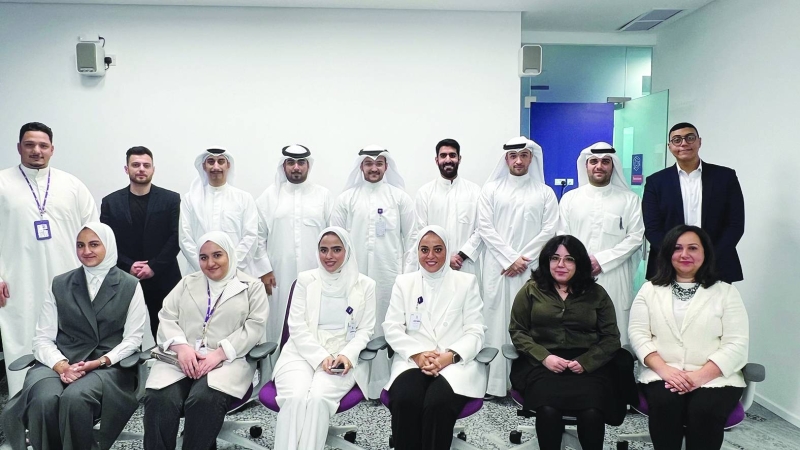 


المتدربون مع مشرفي الشركة 