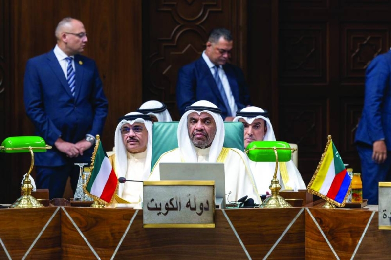 وزير الخارجية مترئساً وفد الكويت في الاجتماع الوزاري العربي 