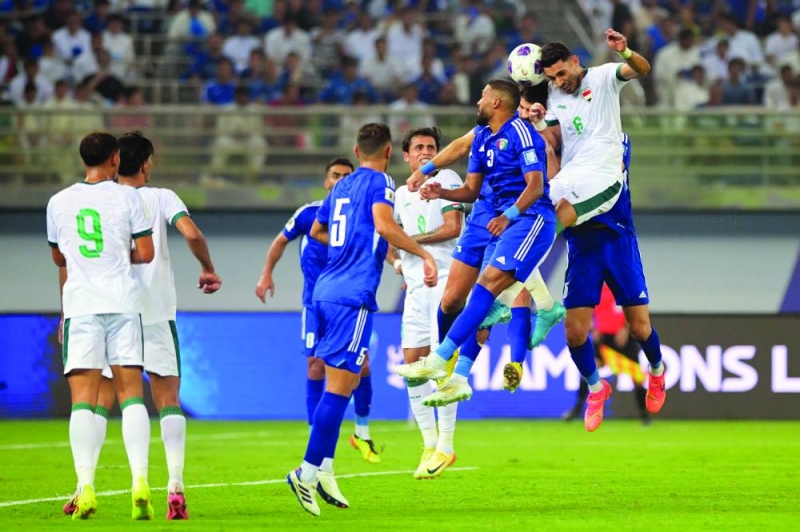 


لقطة توضح الحماس الكبير الذي أظهره لاعبو المنتخبين في المباراة 