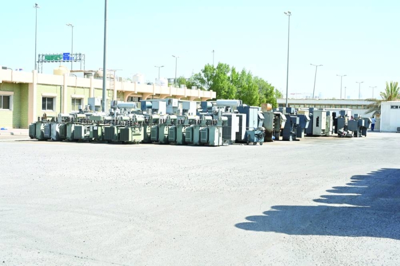 مولدات قديمة تخضع للصيانة