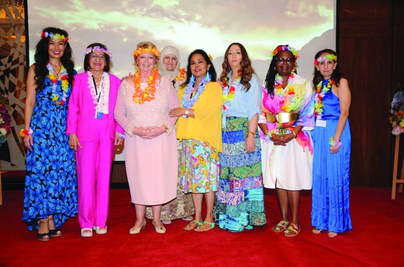 بعض عضوات مجموعة المرأة الدولية خلال الاحتفالية 