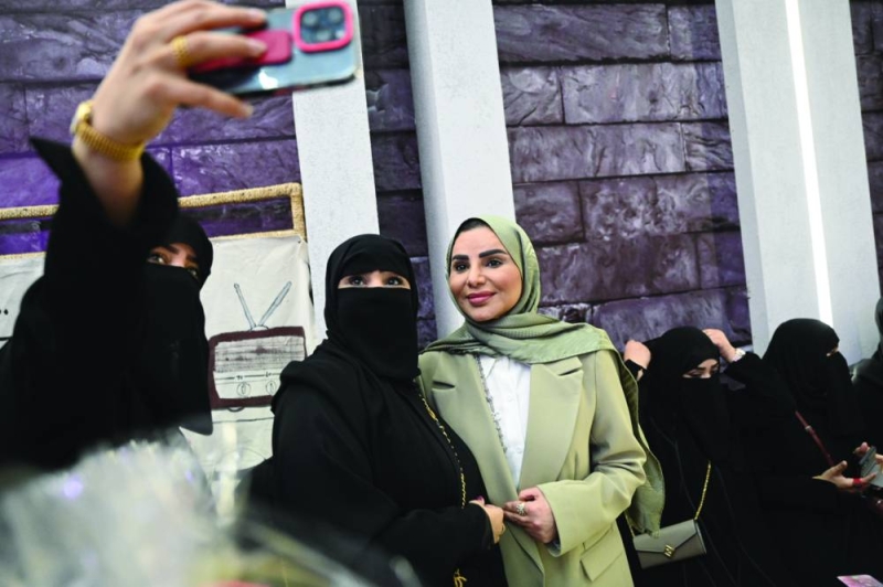   «سيلفي» مع الوزيرة