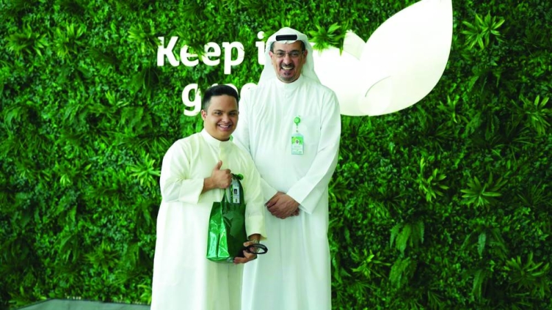 ...ومع أحد المتدربين