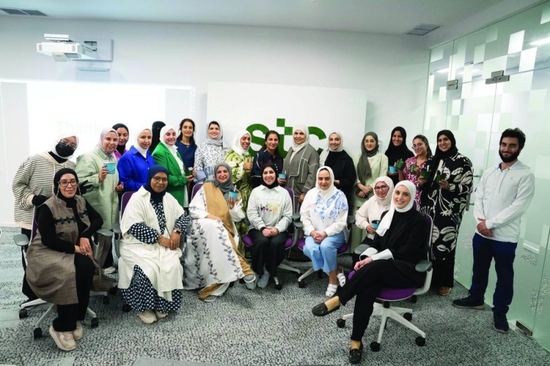 


عالية يونس متوسطة المشاركين في ورشة العمل 