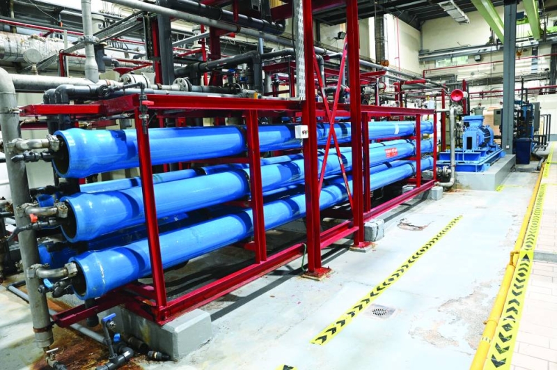 آلات تحلية المياه في محطة الدوحة الشرقية 
