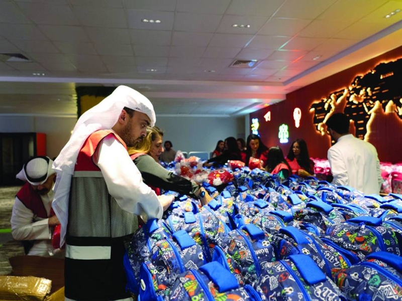 


جانب من تجهيز الحقائب 