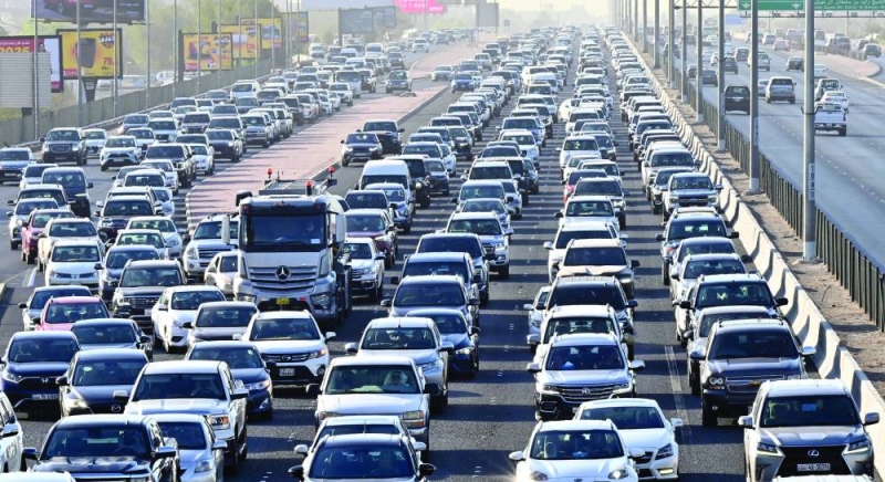 


اختناق في أحد الطرق باتجاه العاصمة 	(تصوير أسعد عبدالله) 