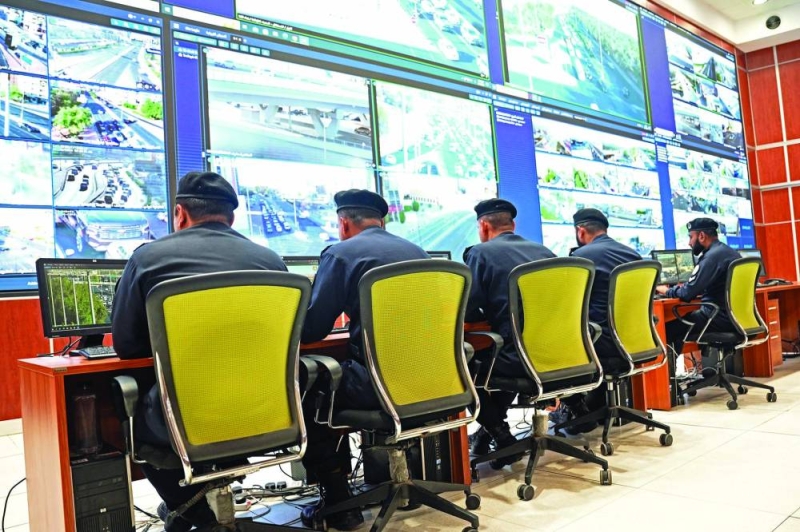 


متابعة لحركة الشوارع الرئيسية والتقاطعات في غرفة التحكم 