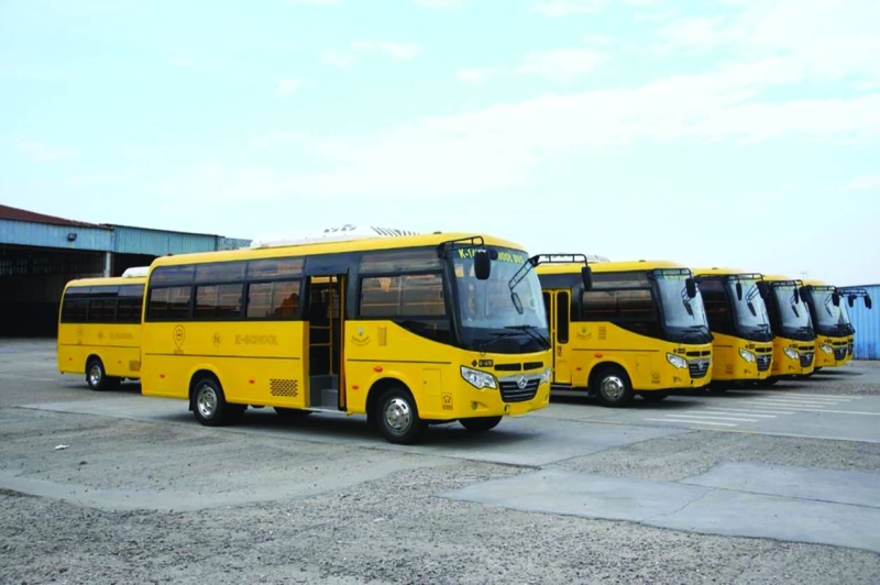 الباصات جاهزة لنقل الطلبة