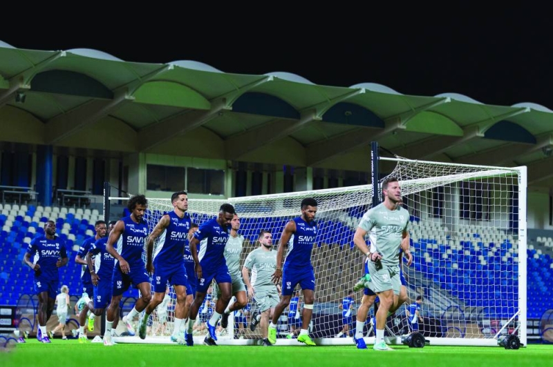 لاعبو الهلال خلال تدريب سابق