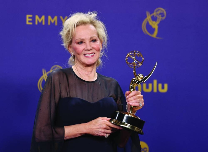 


جين سمارت أفضل ممثلة في مسلسل كوميدي 