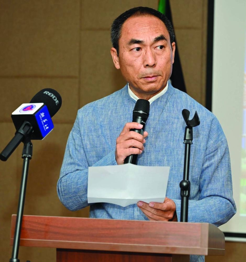 


جيان فنغ يلقي كلمته الترحيبية 