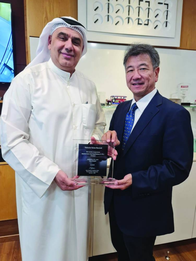 


عبدالغني بهبهاني يتسلم الجائزة 