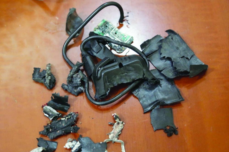 بقايا بعض الأجهزة التي تم تفجيرها في لبنان الثلاثاء الماضي 	(أ ف ب)