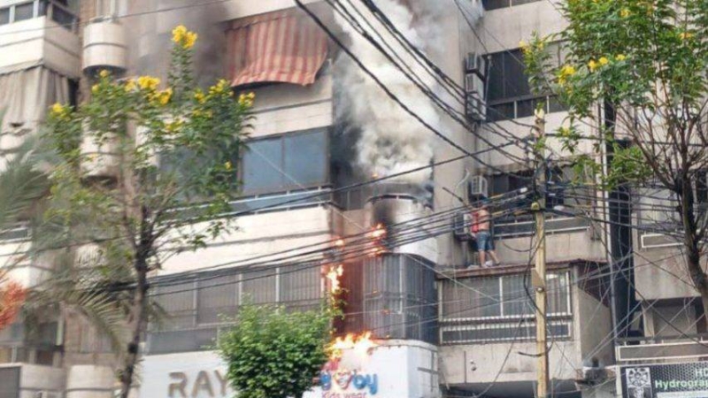 حريق اندلع في أحد المنازل بعد انفجار جهاز اتصال لاسلكي