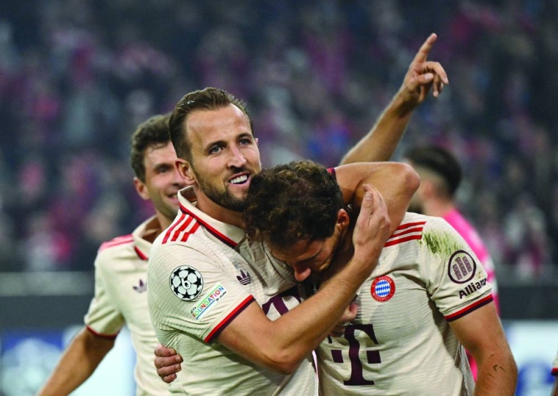 مهاجم بايرن ميونخ هاري كاين يحتفل بأحد أهدافه في مرمى دينامو زغرب (رويترز) 