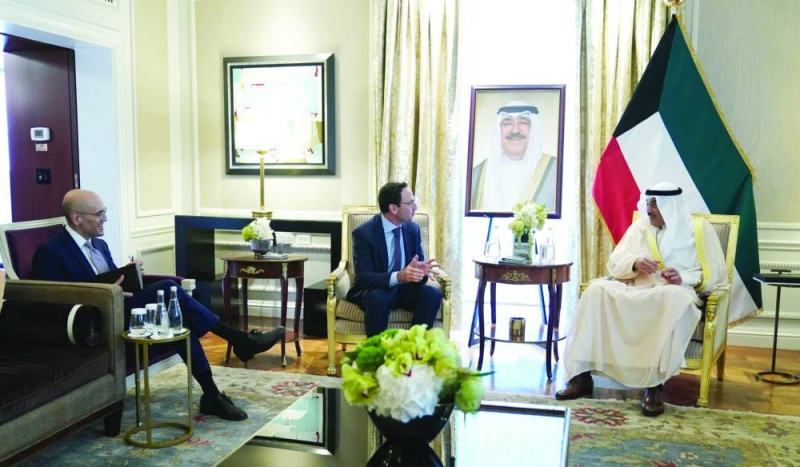 


سمو ولي العهد مستقبلاً جونثن غري 