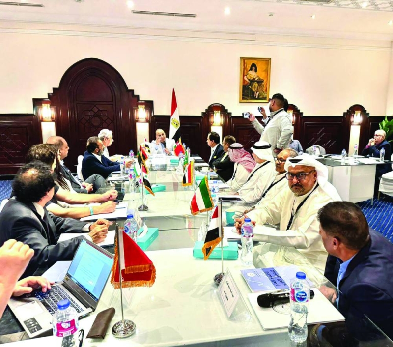 


من اجتماع اتحاد الفنانين العرب 