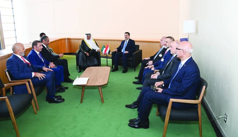 


ممثل الأمير ملتقياً رئيس وزراء العراق 