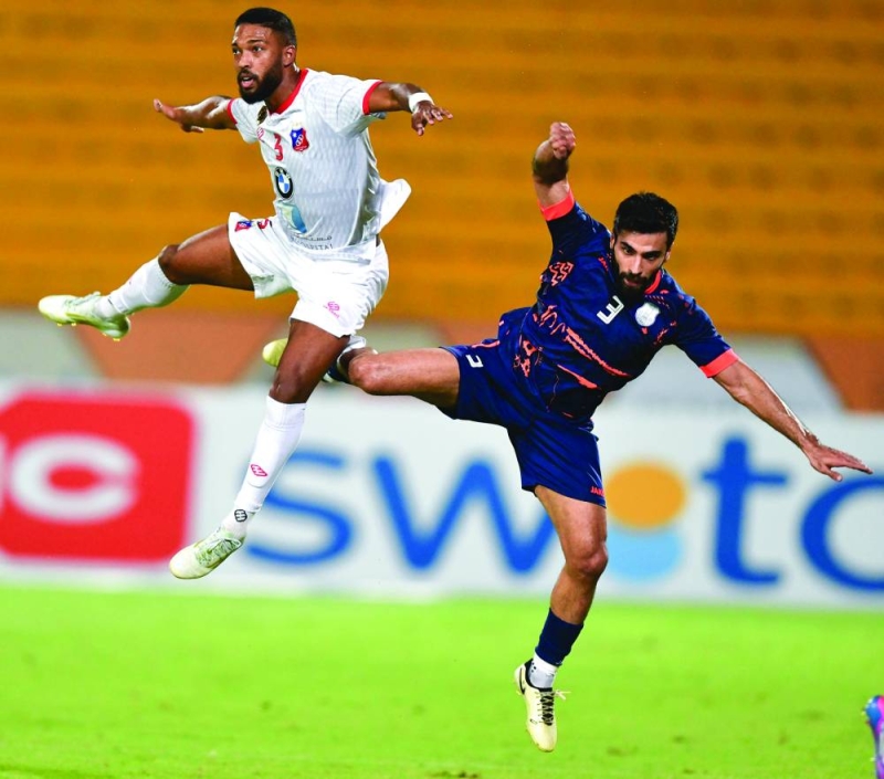 


«رقصة هوائية» تجمع عبدالله ماجكي ومشاري غنام 