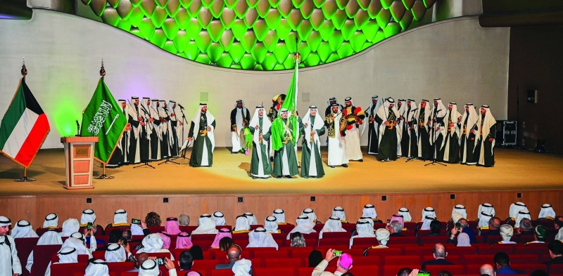 


عروض تراثية حازت إعجاب الحضور 