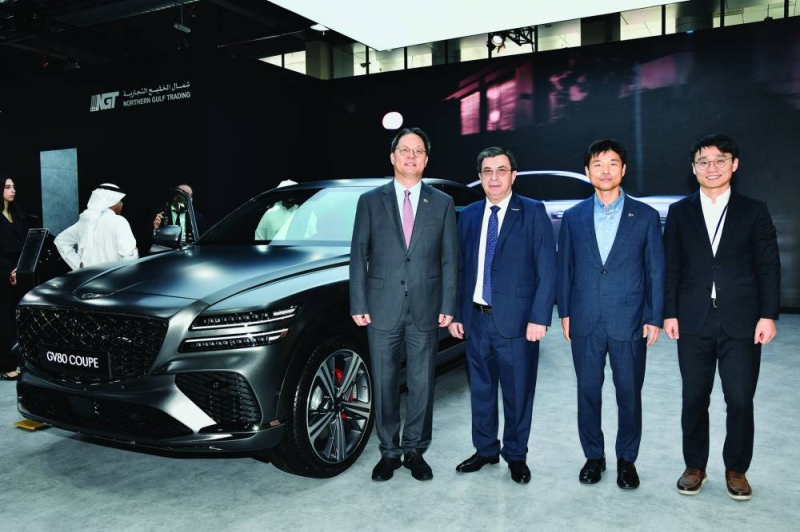 مروان أبوخليل متوسطاً الحضور 