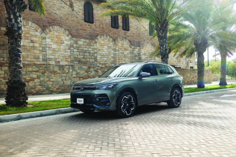 


مميزات السيارة تعزز تجربة القيادة مدعومة بعناصر جمالها الداخلي 