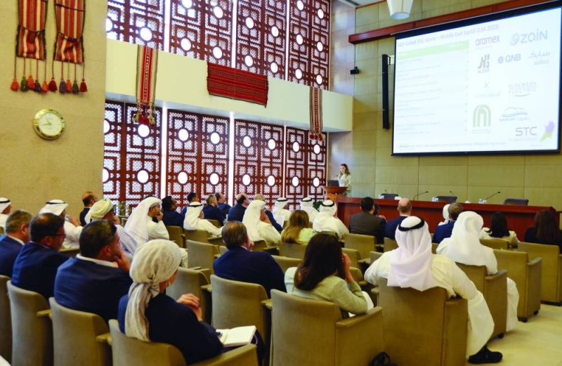 


الحلقة الحوارية في غرفة التجارة 