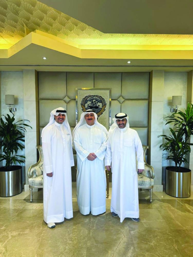 


الوقيان في ضيافة وزير الصحة 